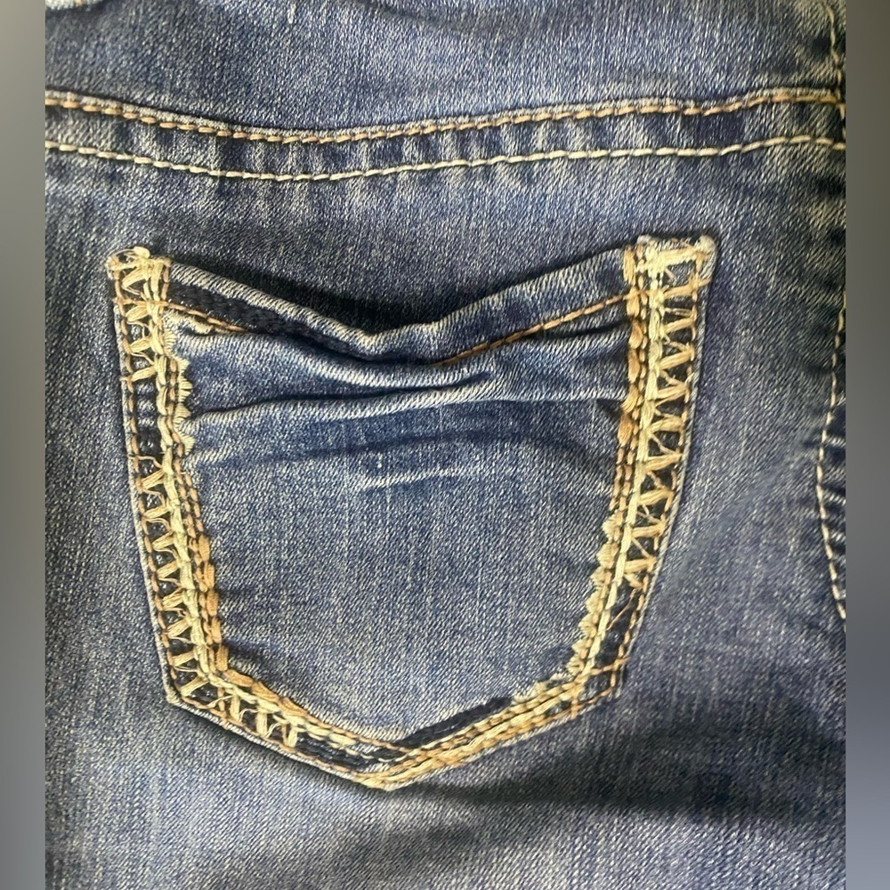 Maurices Women's Cropped Capri Vintage Y2K Jeans Denim Embroidered Size 1/2 - Picture 5 of 7